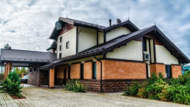 Photo of Дом из газобетона: сравнение с кирпичом и деревом