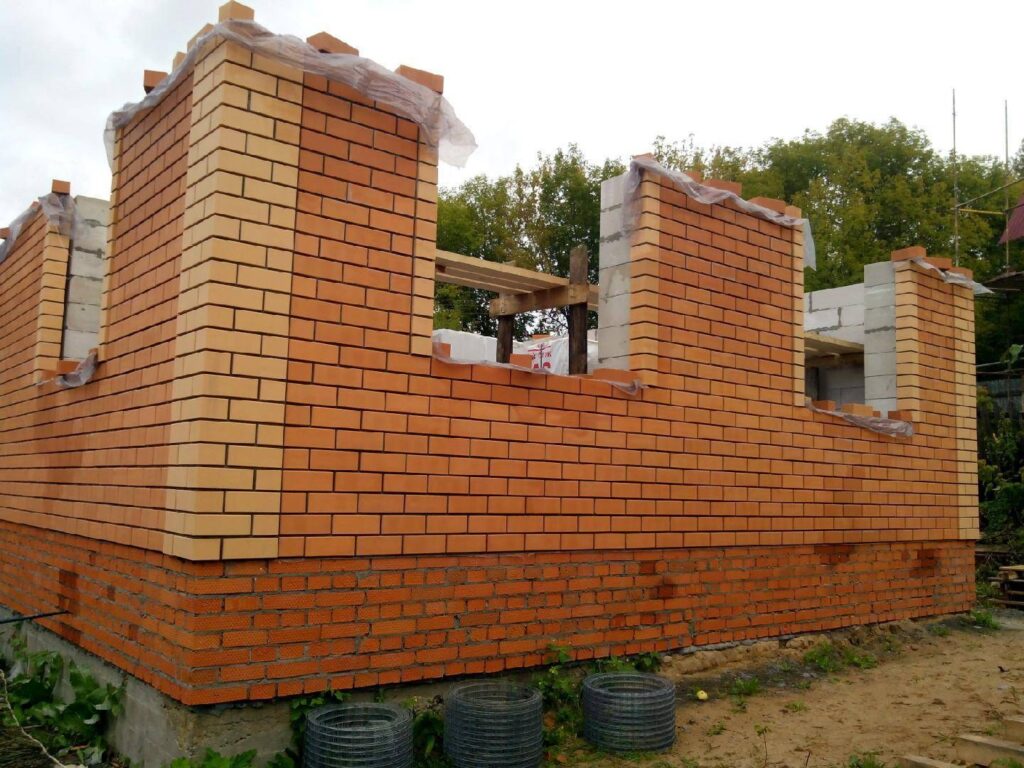 Фото 63 — Строительство кирпичного дома: выбор кирпича и кладки